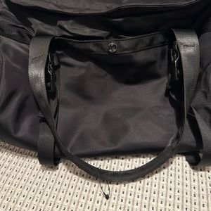 Lululemon wunderlust duffle bag